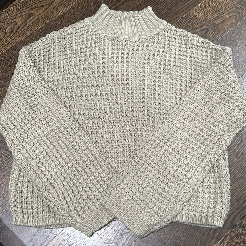 Tularosa - size medium - never worn
